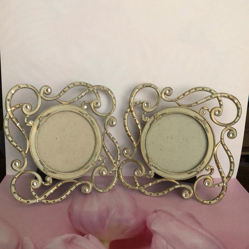 Vintage Connissiour Possibilities Round Elegant Cream Swirl Picture Frames of 2